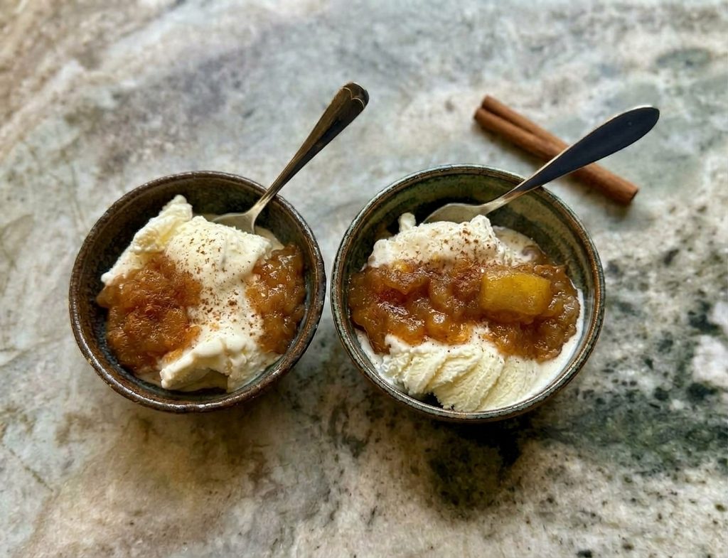 Apple Chutney with ice cream 1